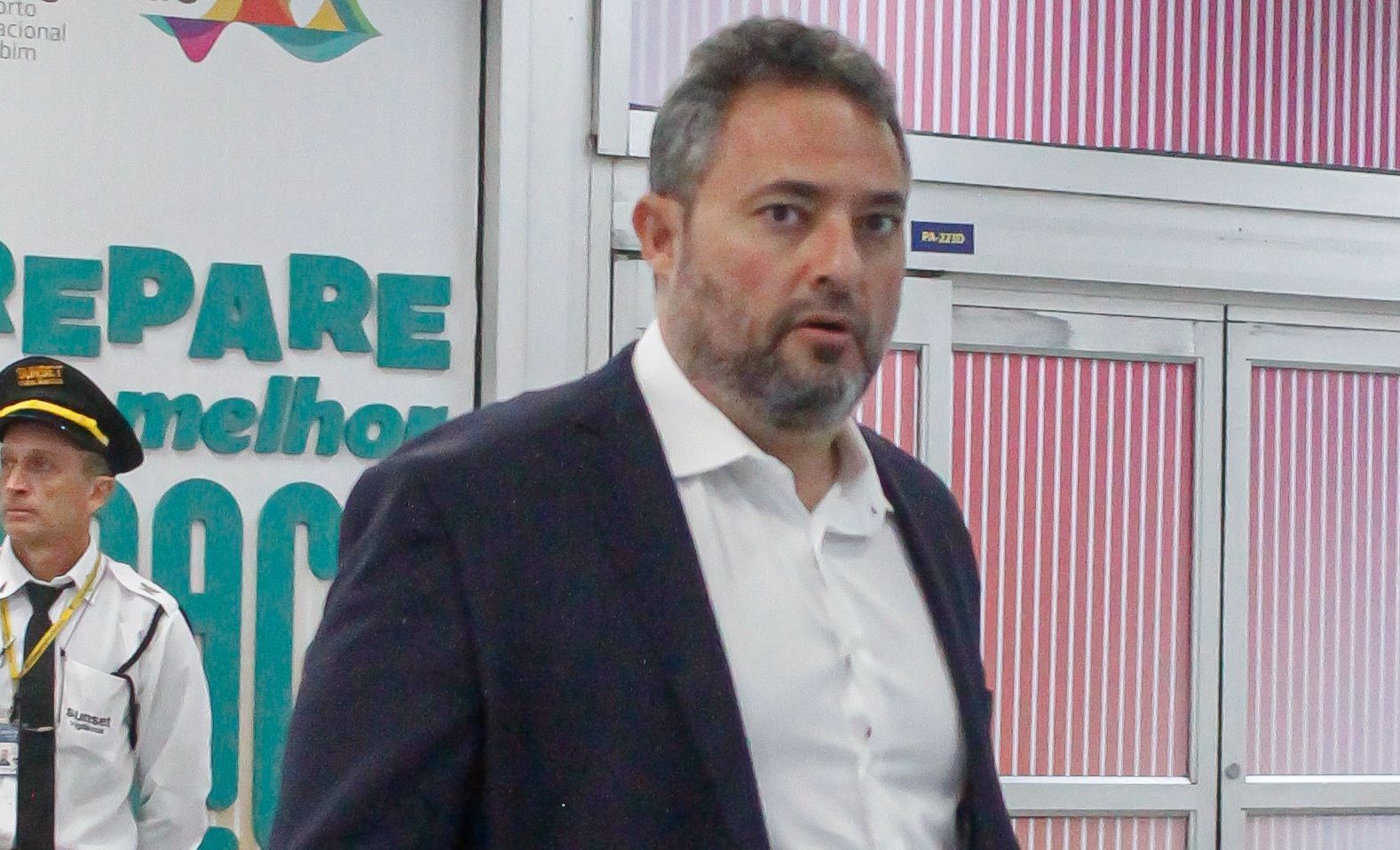 Pedrinho procura América por 'liberação' de Mattos, que aceitará convite do Cruzeiro