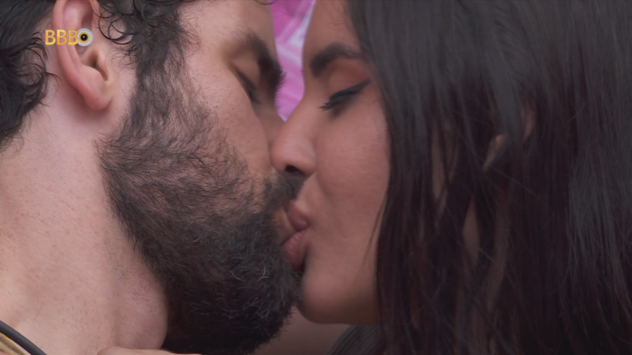 Matteus e Isabelle se beijam no BBB 24