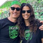 Modelo brasileira e astro de Hollywood autorizam filho que é a 'cara do pai' a ter rede social