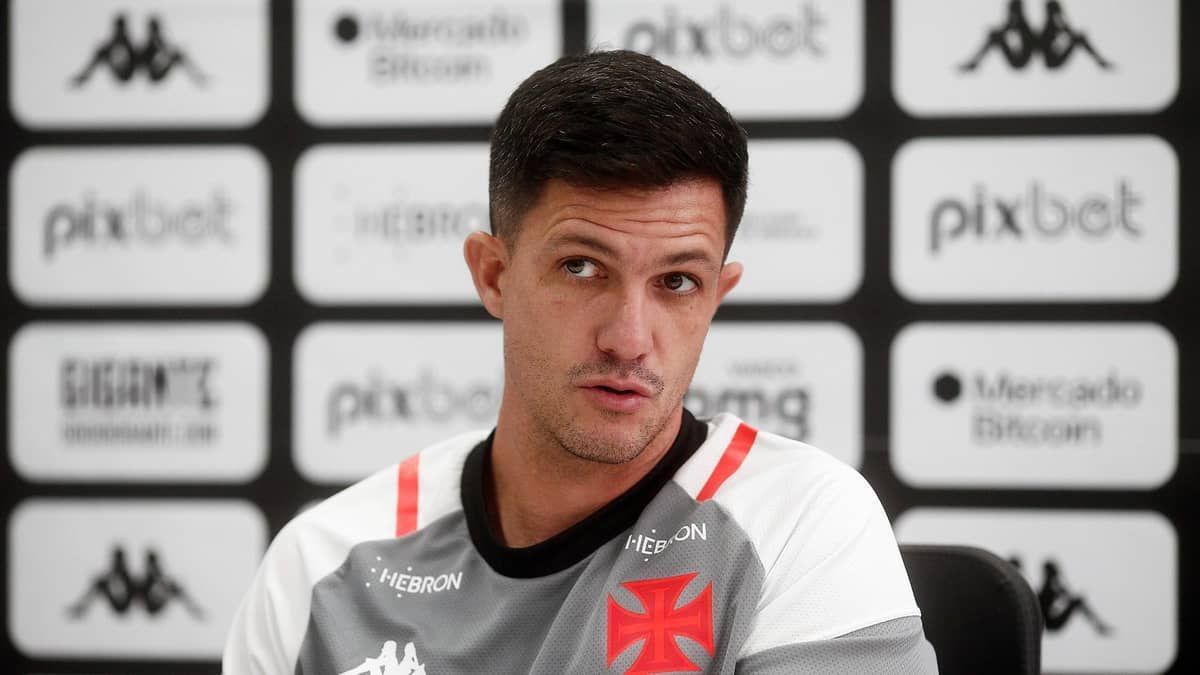Jogos longe de casa podem ser decisivos para Barbieri no Vasco