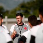 Vasco marca reunião para definir situação de Maurício Barbieri