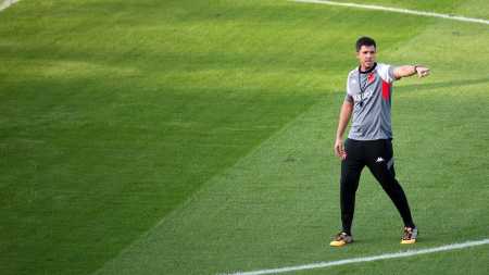 Maurício Barbieri está na corda bamba no Vasco