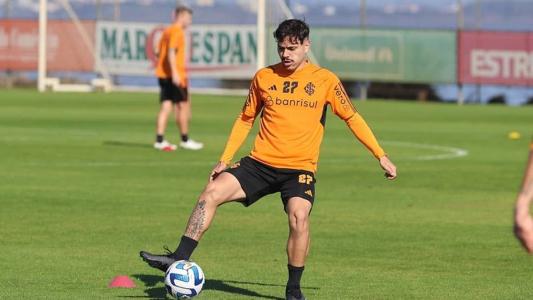 Mauricio deve retornar à equipe titular