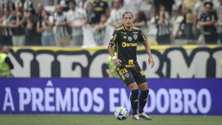 Mauricio Lemos elogiou defesa do Atlético e comentou rotatividade entre os titulares