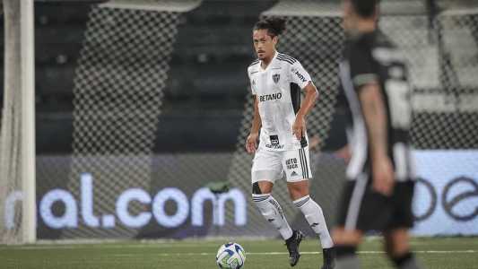 Mauricio Lemos fez falta dura e foi advertido na derrota para o Botafogo