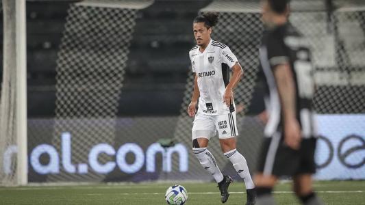 Mauricio Lemos fez falta dura e foi advertido na derrota para o Botafogo