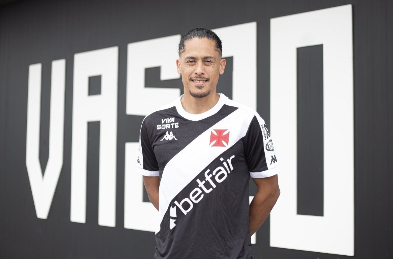 Vasco anuncia contratação do zagueiro Mauricio Lemos, ex-Atlético