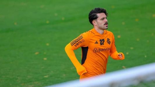 Mauricio reforça o ataque do Inter após cumprir suspensão na última rodada