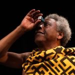 Mauricio Tizumba comemora cinco décadas de arte com peça 'Herança'