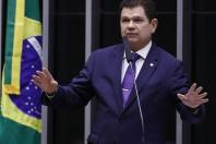 Lula pede desligamento de Mauro Benevides como vice-líder na Câmara dos Deputados
