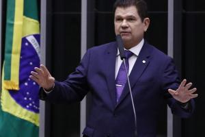 Lula pede desligamento de Mauro Benevides como vice-líder na Câmara dos Deputados