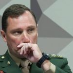 Apesar de soltura, Moraes determina afastamento de Mauro Cid do posto de oficial do Exército