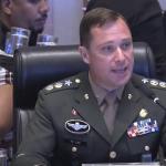 Mauro Cid depõe fardado e decide ficar em silêncio na CPI da Câmara do DF