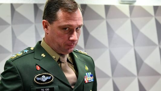 Mauro Cid ficou em silêncio durante depoimento na CPMI do 8 de Janeiro