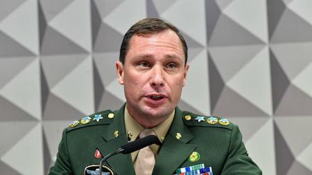 Mauro Cid foi fardado a depoimento na CPMI