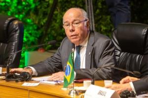 Em artigo, Mauro Vieira critica líderes de extrema direita e promete respostas 'enérgicas'