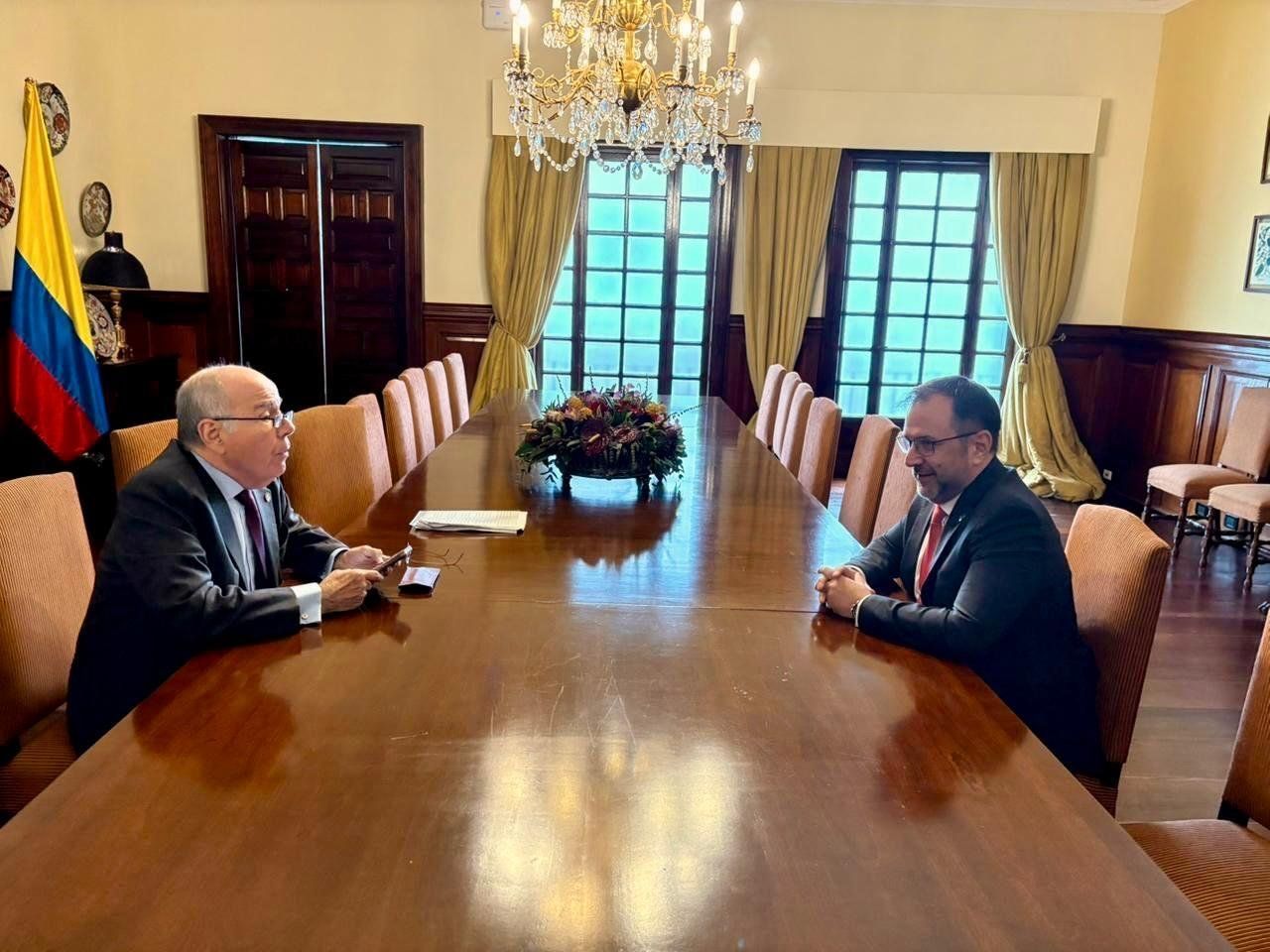 Mauro Vieira se reúne com chanceler da Venezuela em meio à tensão com os EUA