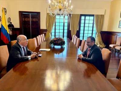 O ministro das Relações Exteriores, Mauro Vieira (esq.), e o chanceler da Venezuela, Yván Gil (dir.)