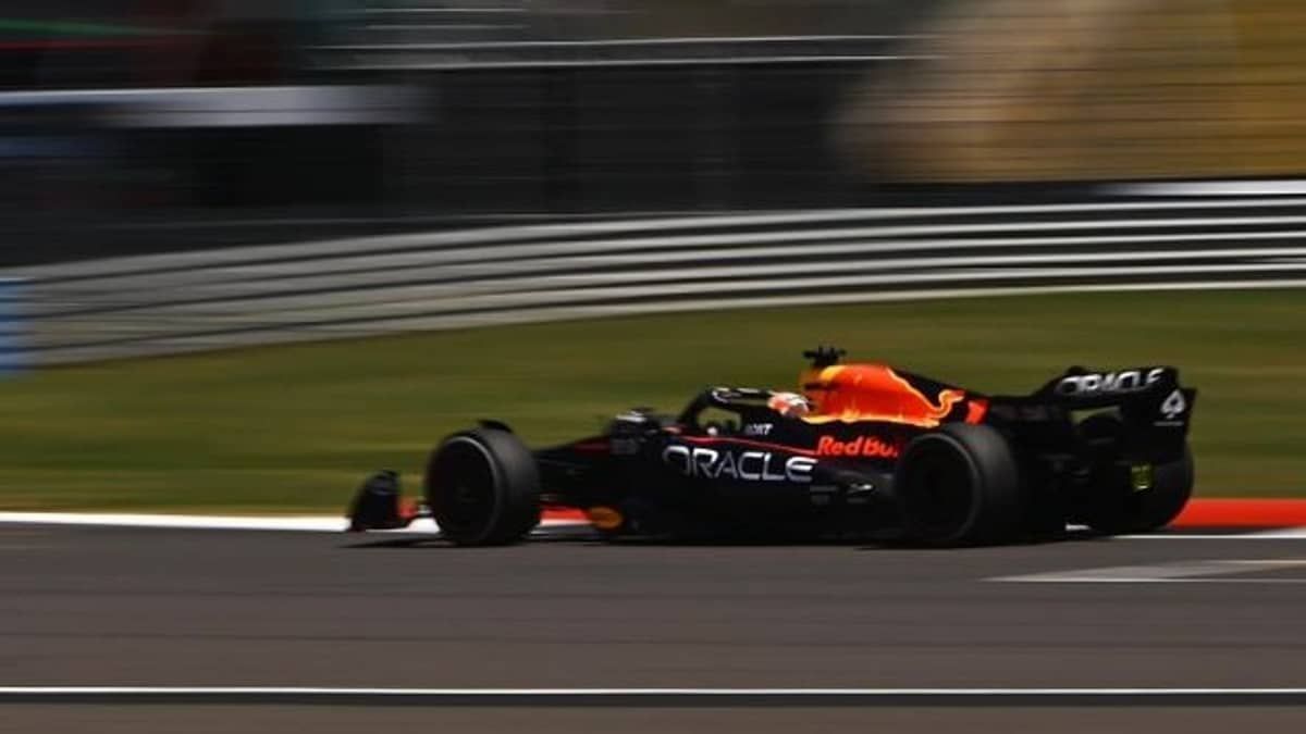 Verstappen domina e lidera primeiro treino livre do GP da Inglaterra