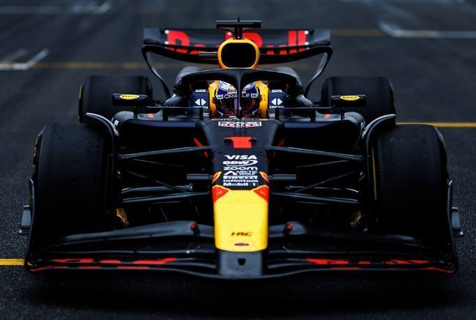 Fórmula 1: Verstappen domina e conquista pole position para GP da China