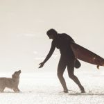 Lenda do surfe anuncia aposentadoria após 22 anos de carreira: 'Fui abençoada'