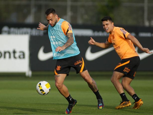 Corinthians oferece Roni ao Shakhtar por Maycon; ucranianos tentam jovem da base