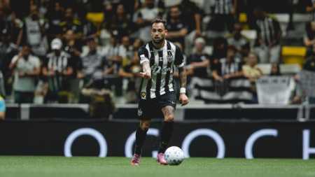 Maycon em ação pelo Galo