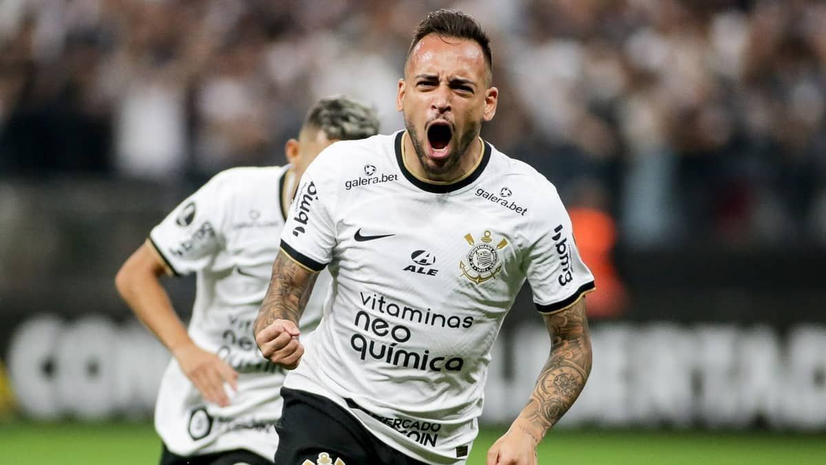 Corinthians quita dívida com Shakhtar e evita transferban