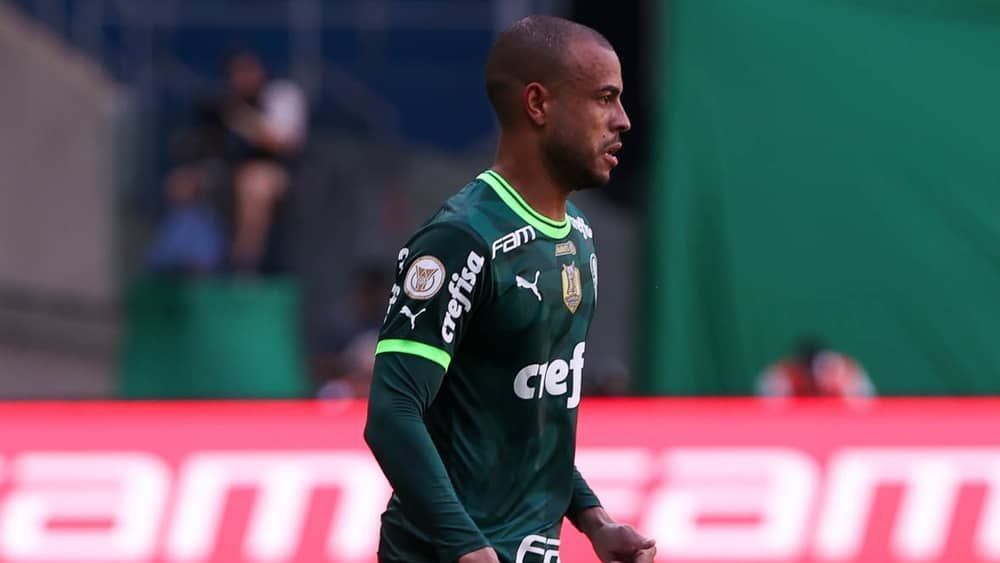Mayke despista sobre saída de Abel do Palmeiras: 'Até quarta ele fica'