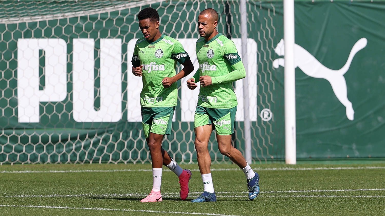 Jogam contra Vitória? Palmeiras atualiza casos de Estêvão e Mayke