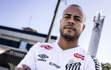 Mayke apresentado como reforço do Santos para sequência da temporada 2025