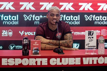 Maykon Jesus durante entrevista coletiva