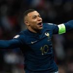 Com 300 gols aos 24 anos, Mbappé supera marca de Messi e Cristiano Ronaldo