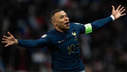 Mbappé chega aos 300 gols aos 24 anos