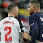 Filho de lateral do Newcastle recebe presente de Mbappé após jogo da Champions