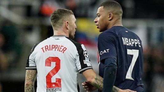 Mbappé e Trippier trocaram camisas