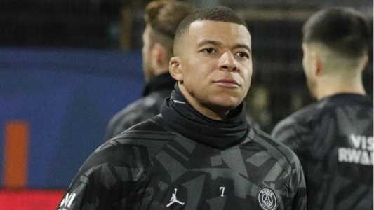 Mbappé fica fora de ação por três semanas