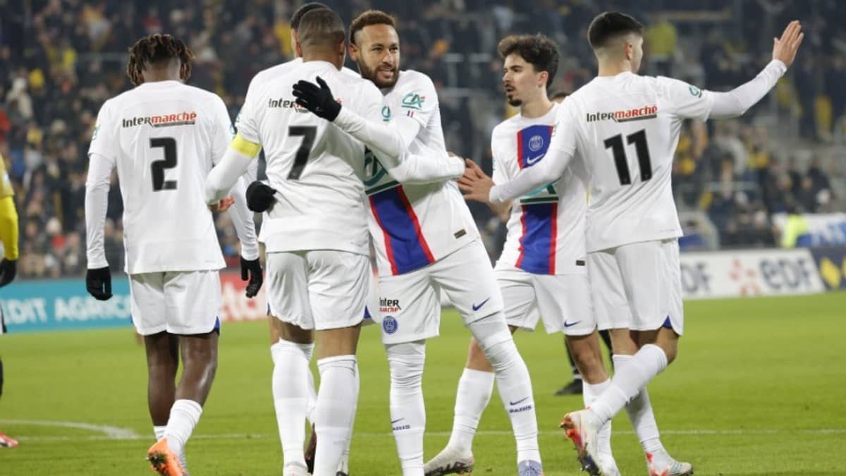 Mbappé faz cinco gols, e PSG goleia por 7 a 0 na Copa da França