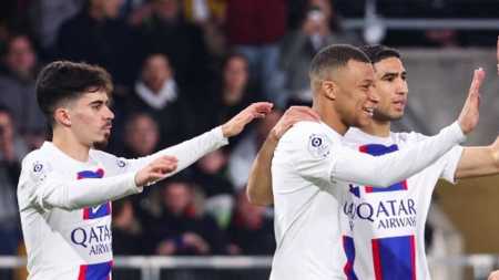 Mbappé marcou os dois gols da vitória do PSG sobre o Angers no Francês