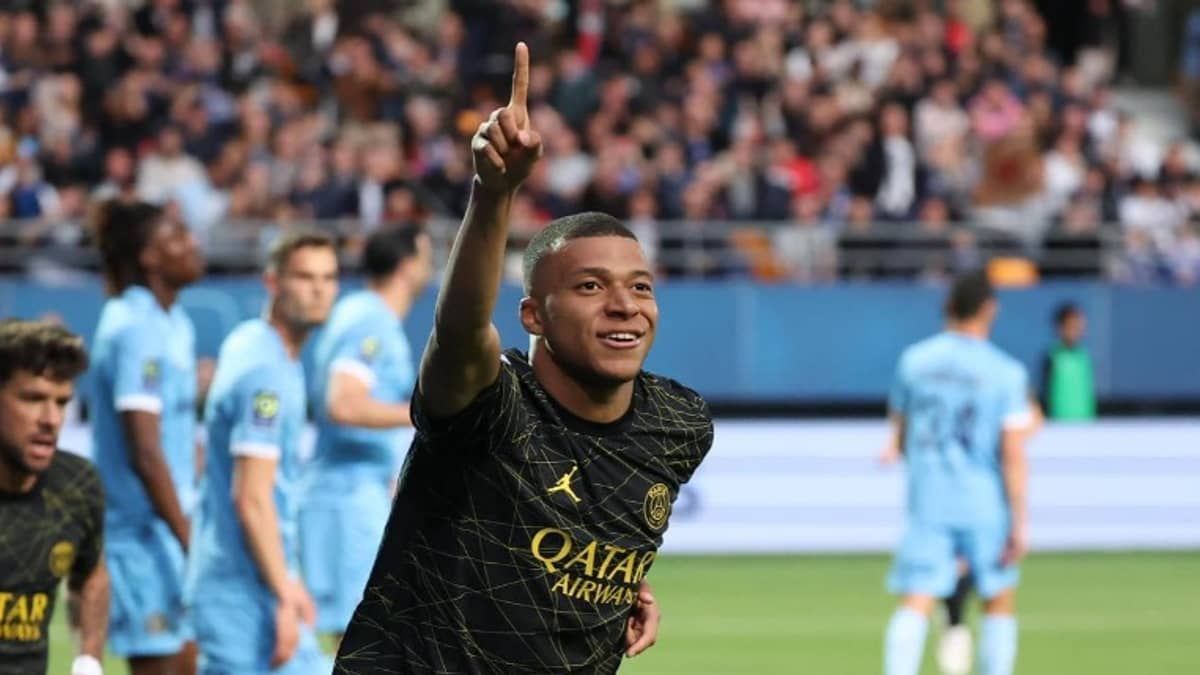 Mbappé curte 'folga' do PSG ao lado de mulheres na Itália; veja fotos