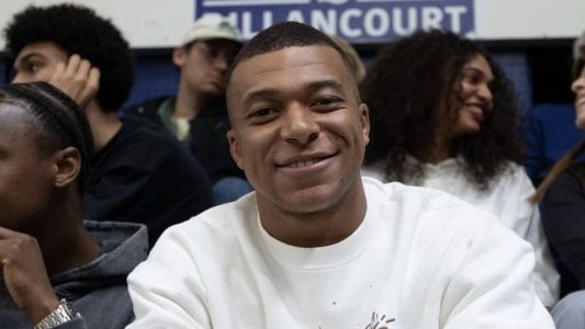 Mbappé no Palácio de Esportes Marcel-Cerdan, em Levallois, Paris