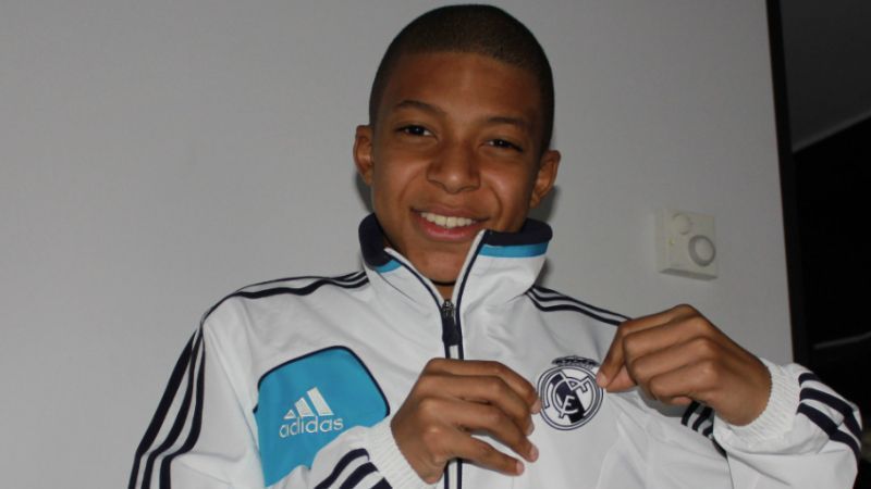 Mbappé comemora ida ao Real Madrid com mensagem emocionada e fotos antigas