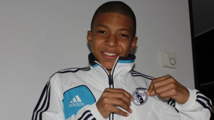 Mbappé publicou fotos antigas com a camisa do Real Madrid