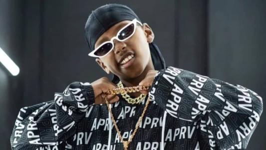 MC Caverinha se torna o artista mais jovem no topo do Spotify Brasil