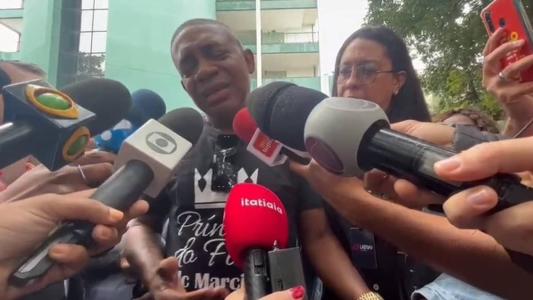 Mauro Garcia chora ao falar do irmão