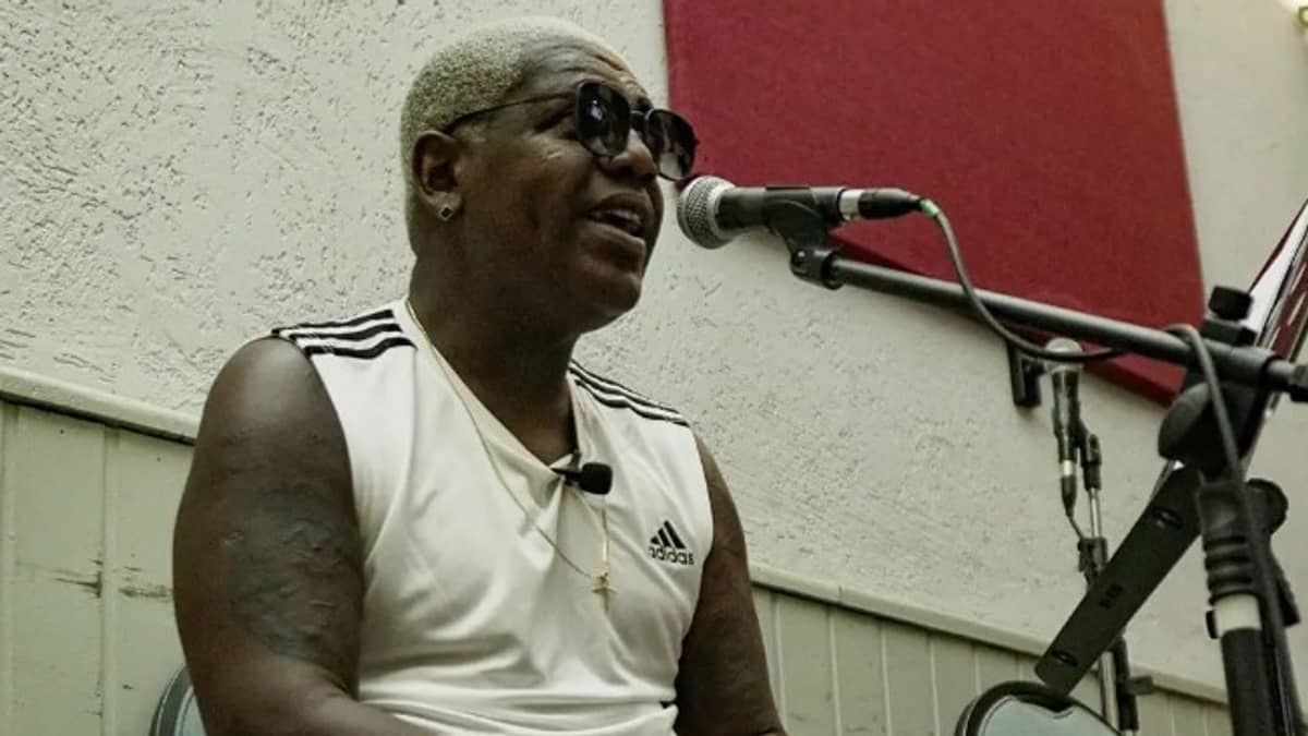 MC Marcinho tem infecção generalizada, deixa fila de transplante de coração e família faz nova campanha de doação de sangue 