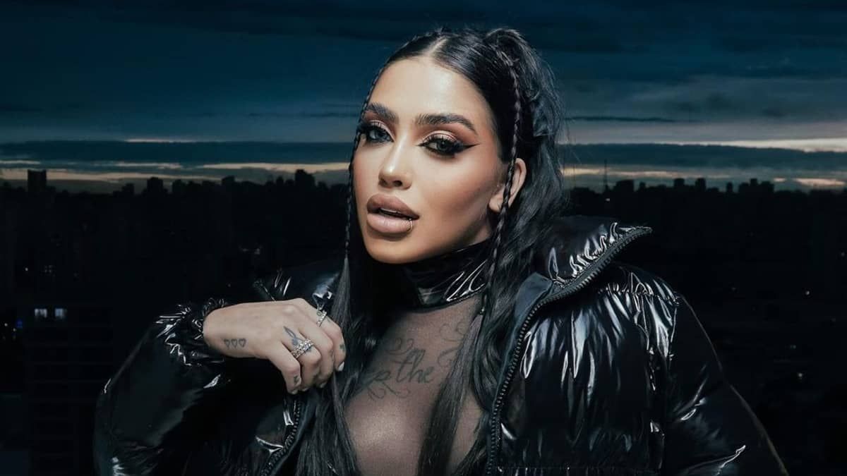 Mc Mirella mostra a barriga de grávida em vídeo nas redes sociais; confira  