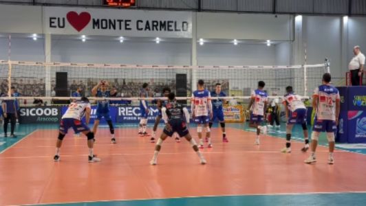 Monte Carmelo venceu mais uma na Superliga