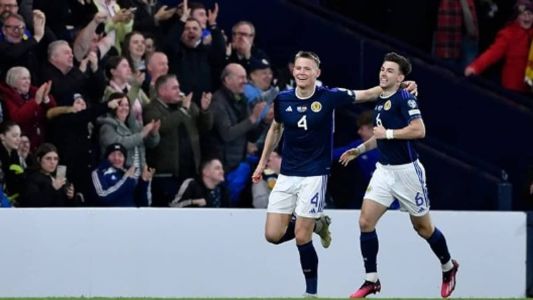 McTominay marcou duas vezes e garantiu vitória da Escócia