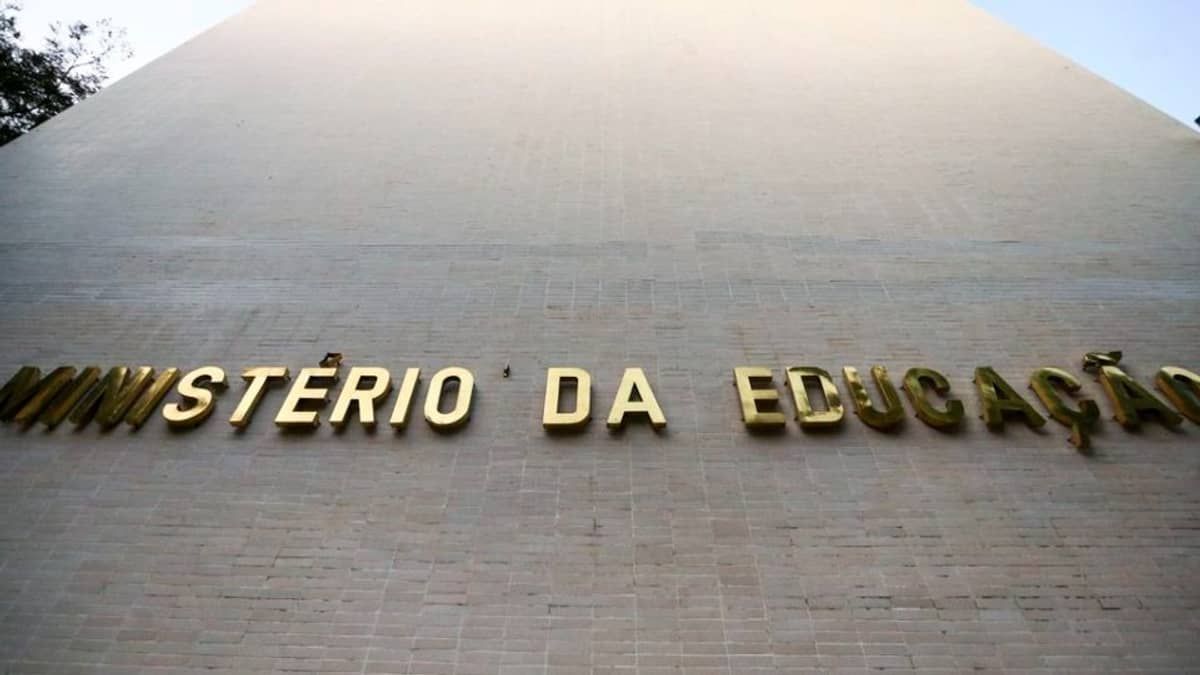 MEC repassa R$ 16,9 milhões para terminar obras em escolas de Minas